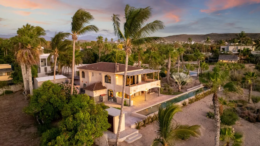 Pros buy in real estate in Mexico