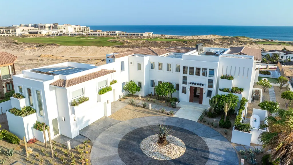 Pros buy in real estate in Mexico