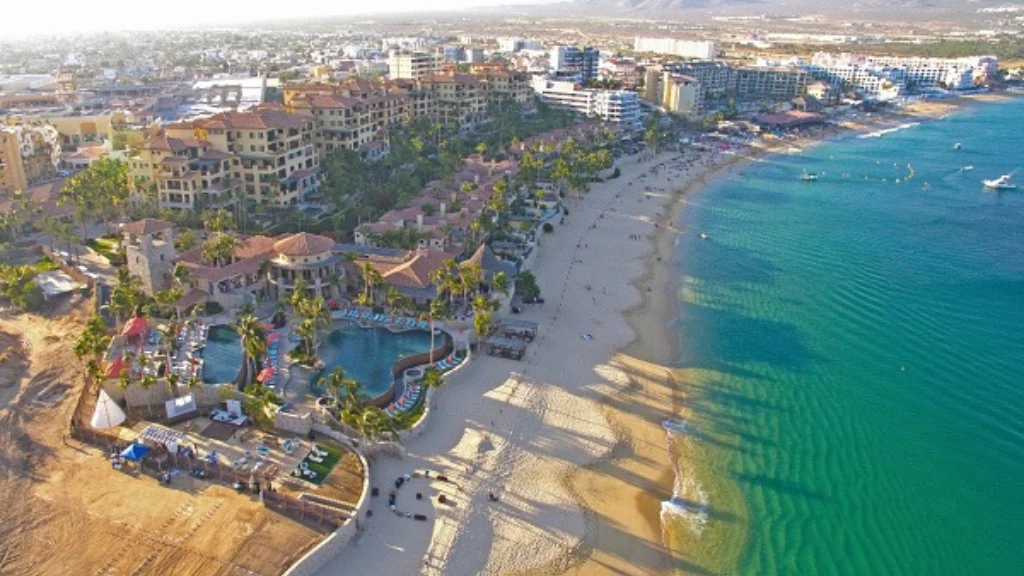 Beachfront properties in Medano Beach